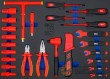Bandeja 3/3 de polifoam 26 pcs. vde 1000v (9 vasos largos 3/8" hex. 7-22 mm.+mango en *t* 3/8"x210 mm.+alargador 3/8" 100 mm.+6 llaves planas fijas boca (7-17 mm.)+2 alicates+4 destornilladores)
