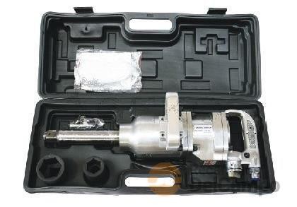 Estuche llave de impacto 1" neumática de eje largo,2200 nm. 6,2-8,0 bar, consumo 1100 l/min., max. tornillo m50 - conexion y manguera 1/2" + 2 vasos largos 1" impacto hex. 38 & 41 mm Estuche llave de impacto 1" neumática de eje largo,2200 nm. 6,2-8,0 bar, consumo 1100 l/min., max. tornillo m50 - conexion y manguera 1/2" + 2 vasos largos 1" impacto hex. 38 & 41 mm
